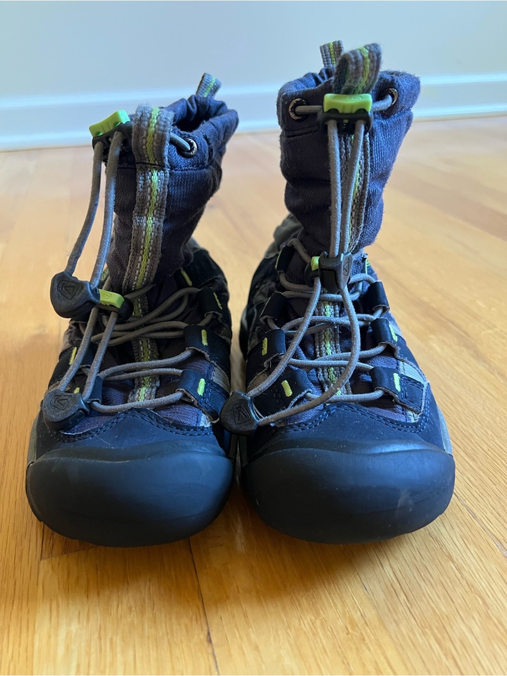 KEEN Kids Navy, Gray and Lime Lace-Up Winter Boots size 12